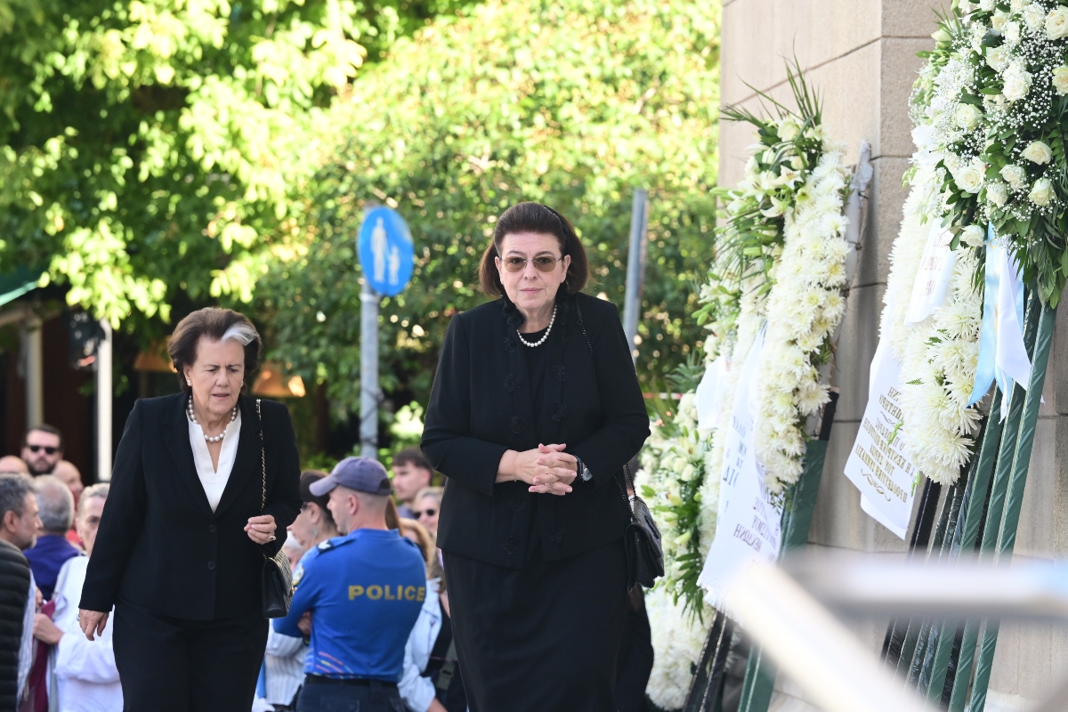Η Λίνα Μενδώνη