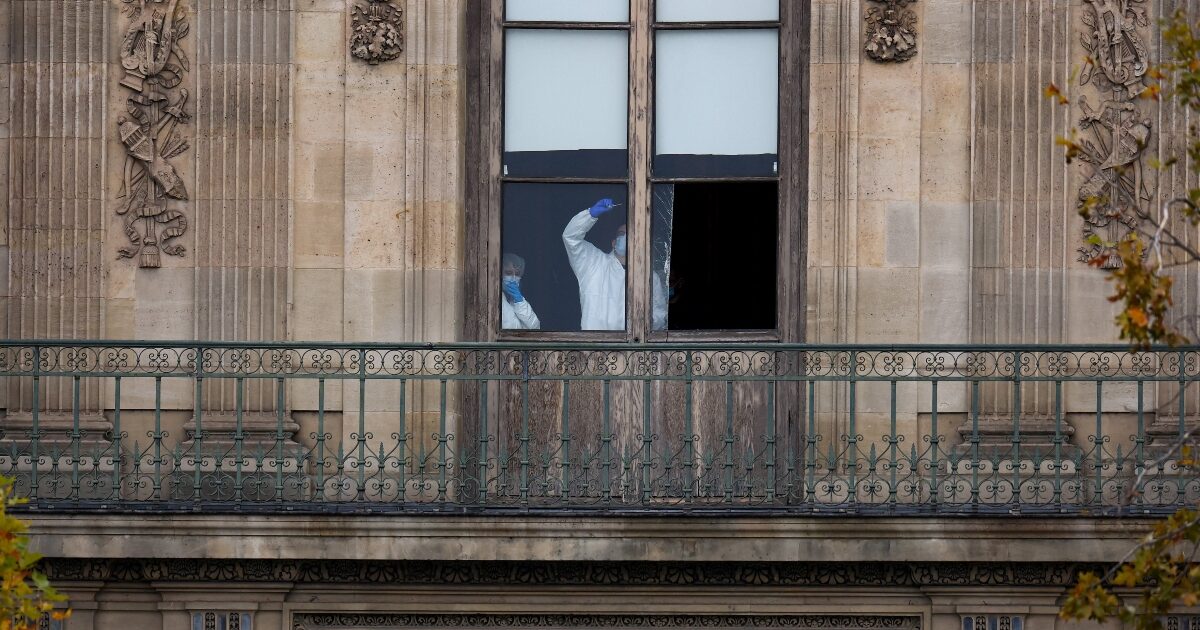 Louvre: 2 arrests for the great theft at the museum – One was “caught” while boarding a flight bound for Algeria Louvre: 2 arrests for the great theft at the museum – One was “caught” while boarding a flight bound for Algeria