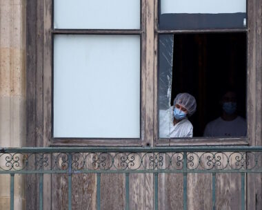 Το παράθυρο από το οποίο μπήκαν οι κλέφτες στο Λούβρο