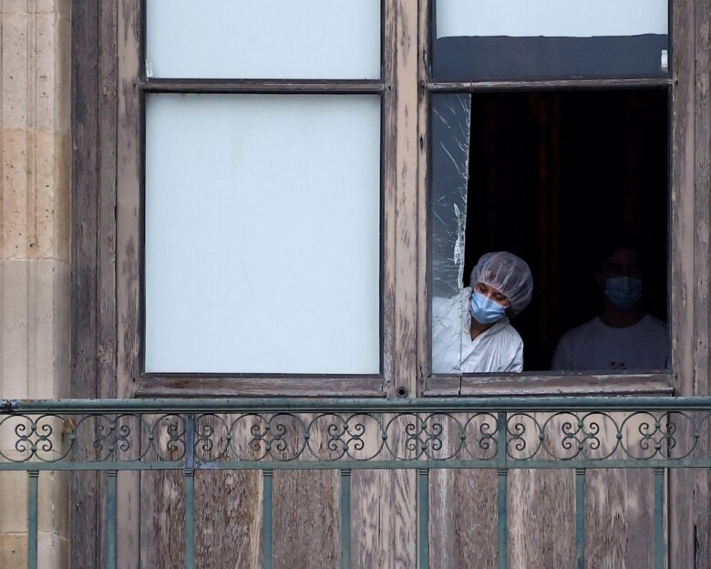 Λούβρο: Ακόμα πέντε συλλήψεις για την κλοπή των βασιλικών κοσμημάτων