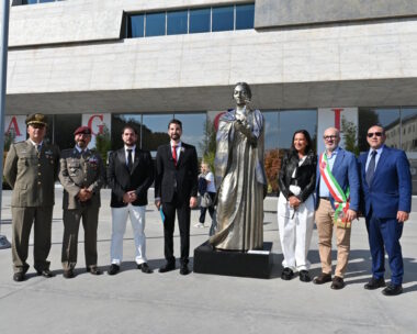 Το άγαλμα της θρυλικής Μαρίας Κάλλας στη Φλωρεντία