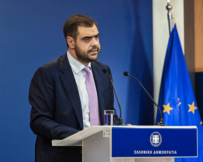 Μαρινάκης για Τσίπρα: Την τελευταία φορά που είχε μιλήσει για θάλασσες και φουρτούνες ψάχναμε για σωσίβιο