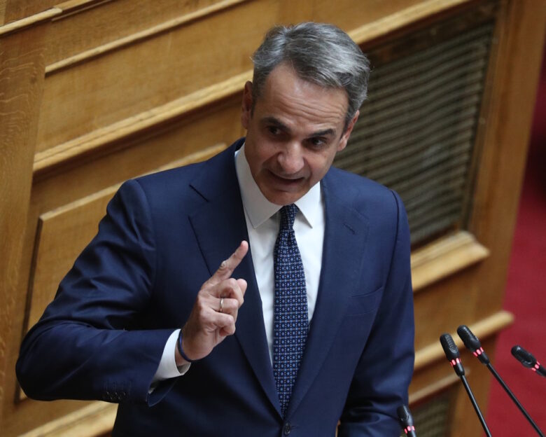 Μητσοτάκης σε Ανδρουλάκη: Θα πιάνατε τον Τραμπ από το πέτο και θα του λέγατε «go back» – Κάνω ισχυρή την Ελλάδα, όχι ρεντίκολο της Ευρώπης