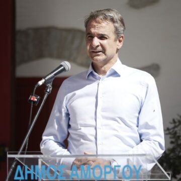 Ο Κυριάκος Μητσοτάκης στην Αμοργό