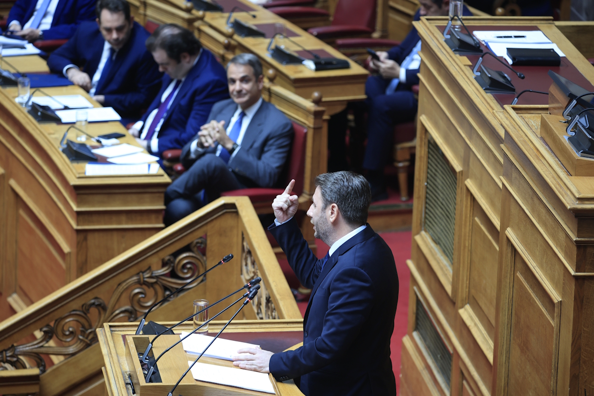 Μετωπική ΝΔ - ΠΑΣΟΚ για τον ΟΠΕΚΕΠΕ: Το κυβερνών κόμμα «καρφώνει» στέλεχος της αξιωματικής αντιπολίτευσης