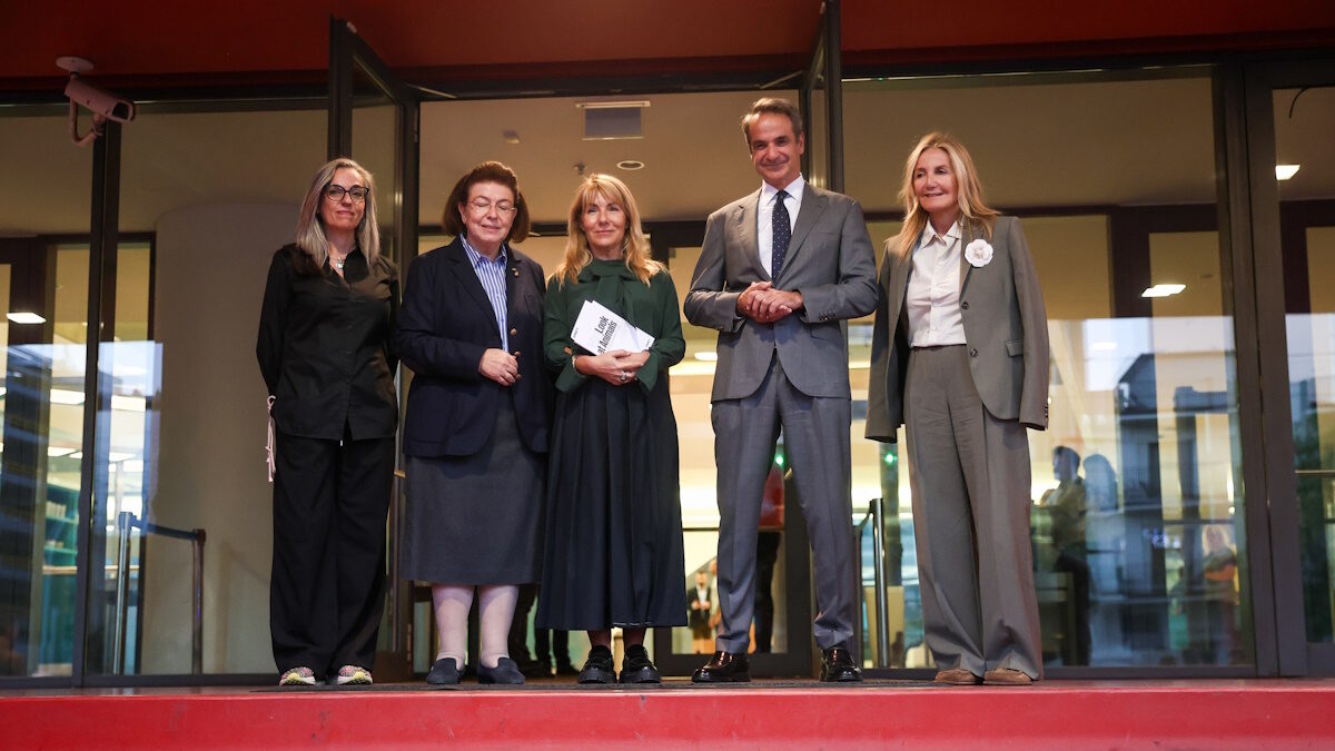 Ο Πρωθυπουργός Κυριάκος Μητσοτάκης στη περιοδική έκθεση "Why look at animals a case for the rights of non human lives"