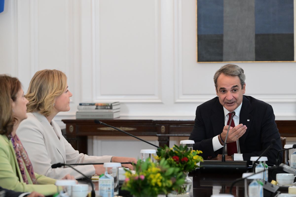 Ο Κυριάκος Μητσοτάκης με τη Χένα Βιρκούνεν