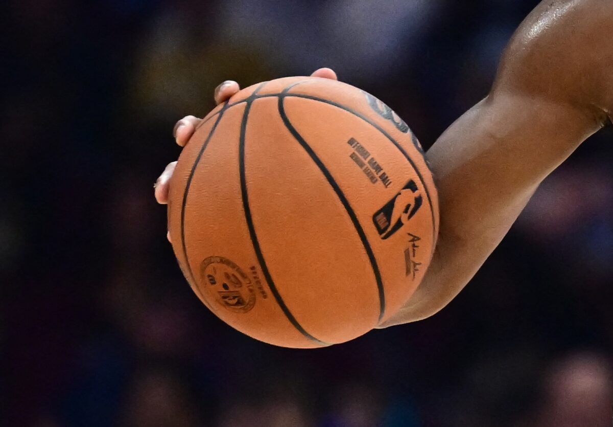 Μπάλα με το λογότυπο του NBA