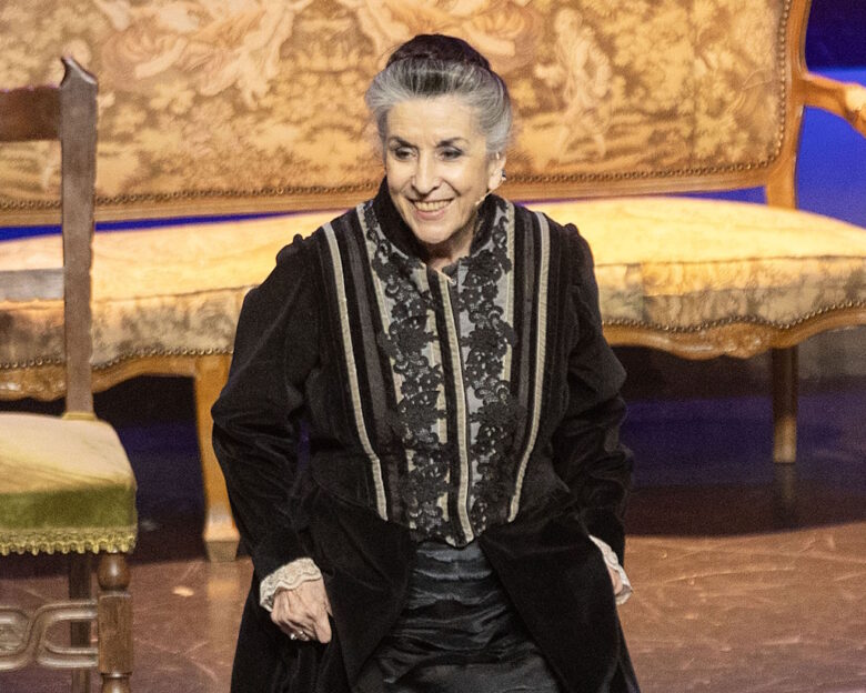 Νένα Μεντή: «Γι’ αυτό με λένε ξινή, πικρή και σκληρή, δεν σήκωσα μύγα στο σπαθί μου»