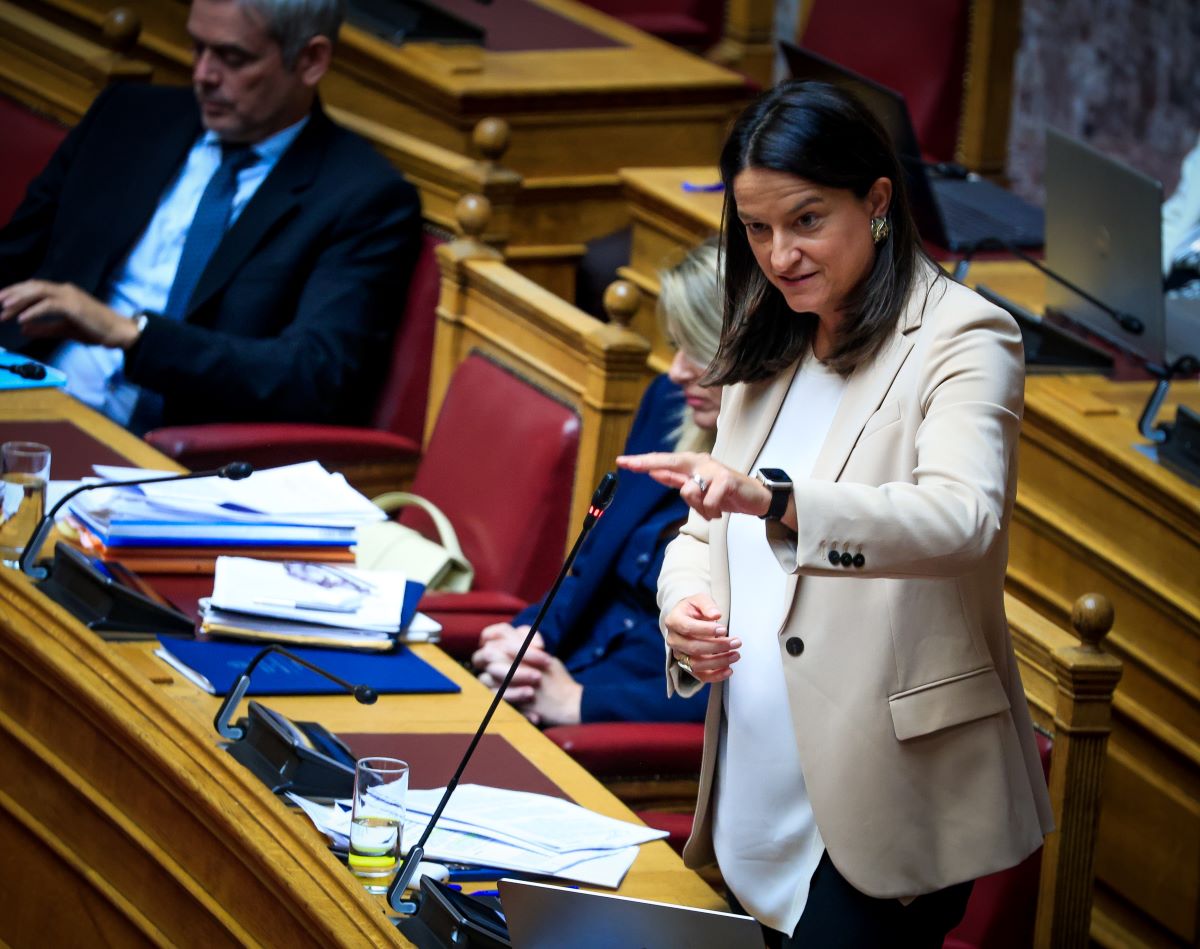 Η Νίκη Κεραμέως στη Βουλή
