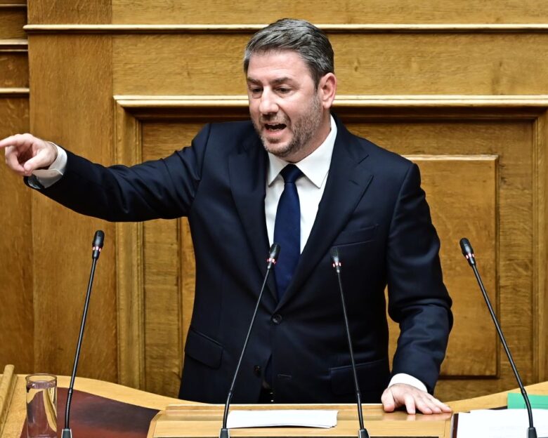 Νίκος Ανδρουλάκης για Κυριάκο Μητσοτάκη: Επίδειξη εσωκομματικής πυγμής πάνω στον Άγνωστο Στρατιώτη, αφήστε κατά μέρος τα ψευτοδιλήμματα