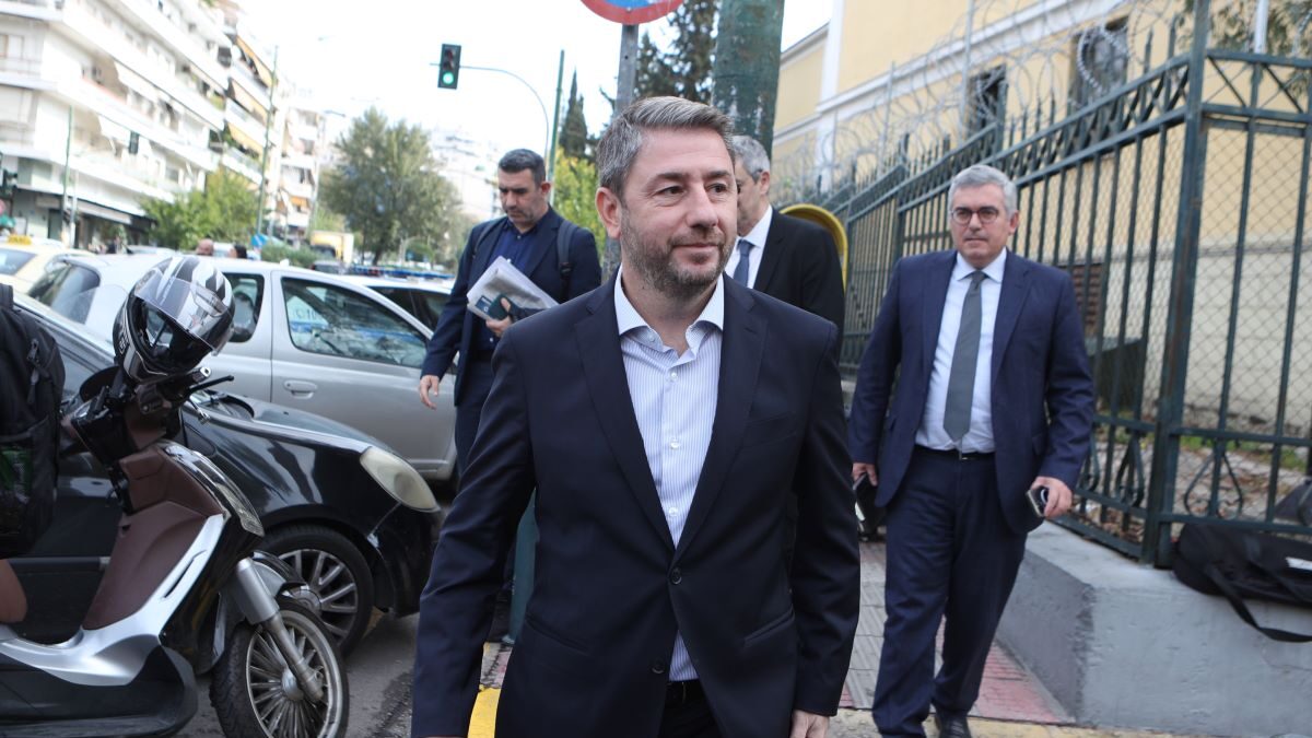Ο Νίκος Ανδρουλάκης στα δικαστήρια της Ευελπίδων