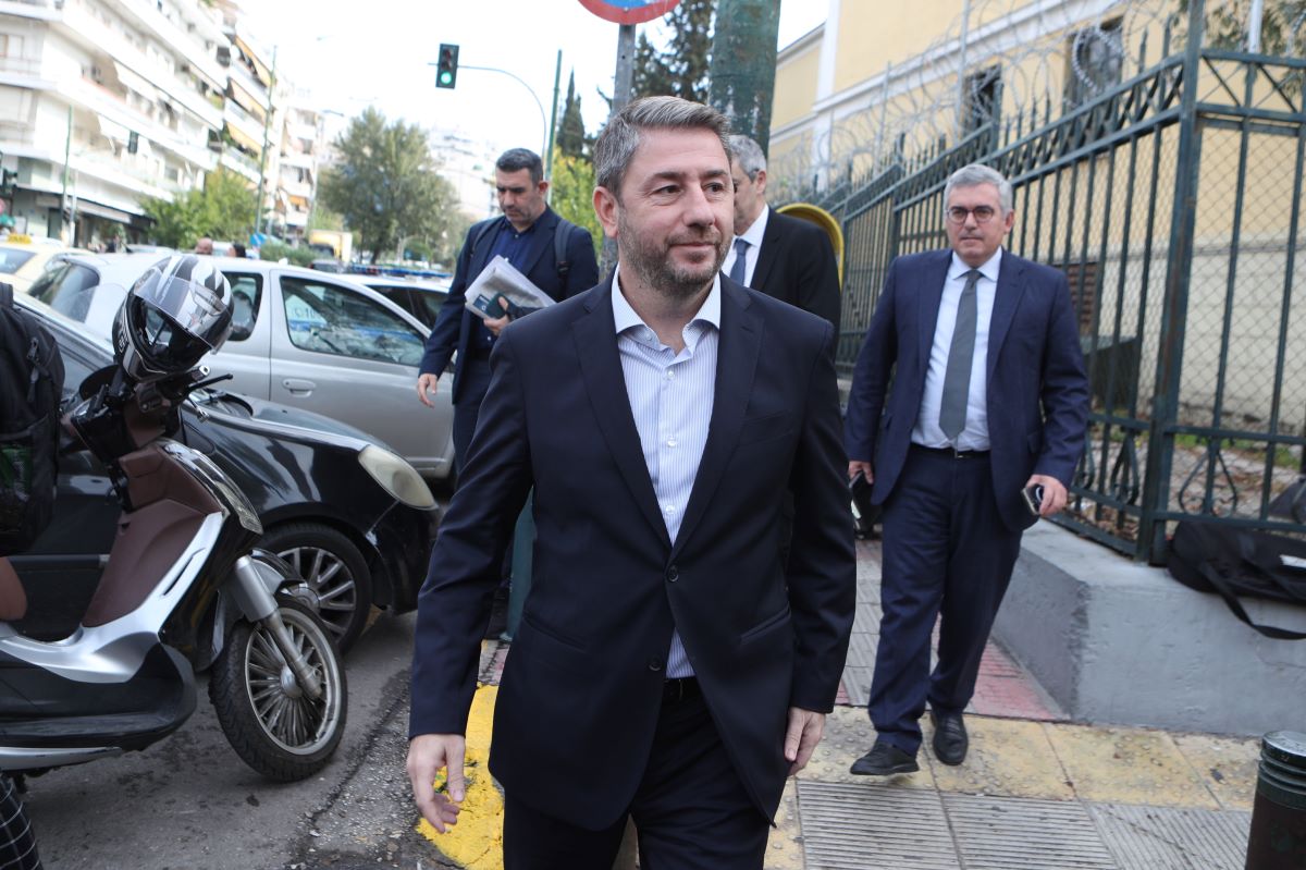 Ο Νίκος Ανδρουλάκης στα δικαστήρια της Ευελπίδων