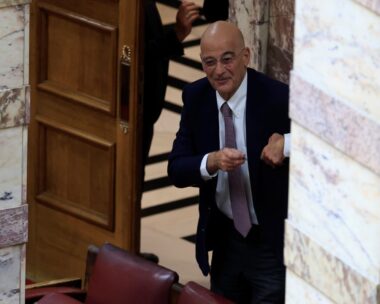 Ο Νίκος Δένδιας στην Ολομέλεια της Βουλής