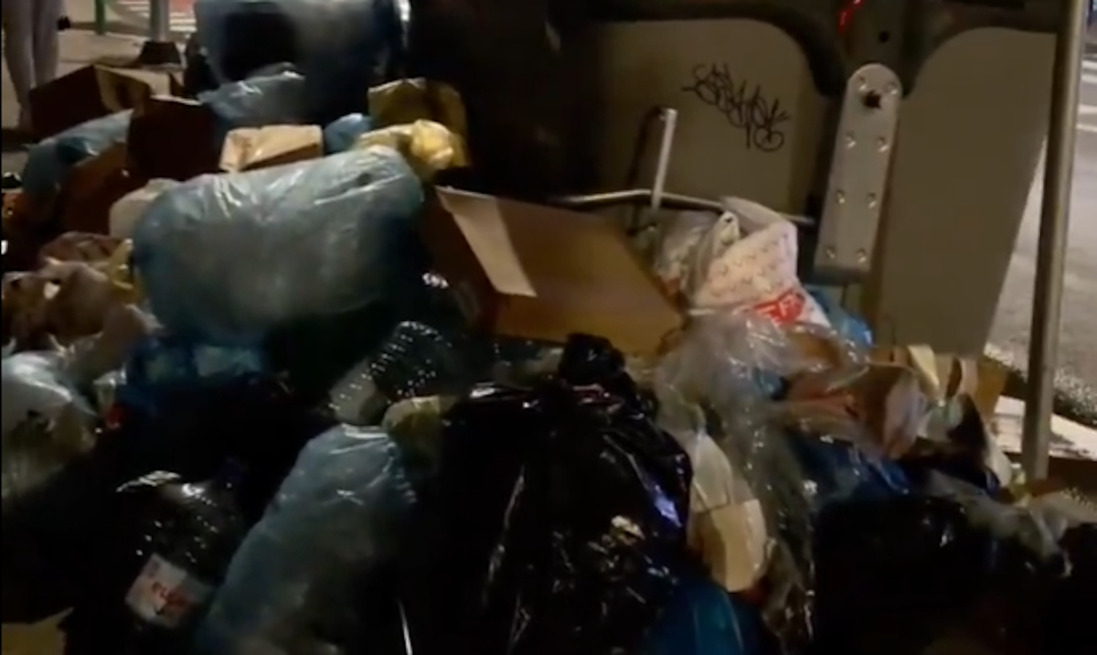 Σωροί σκουπιδιών στα Σκόπια