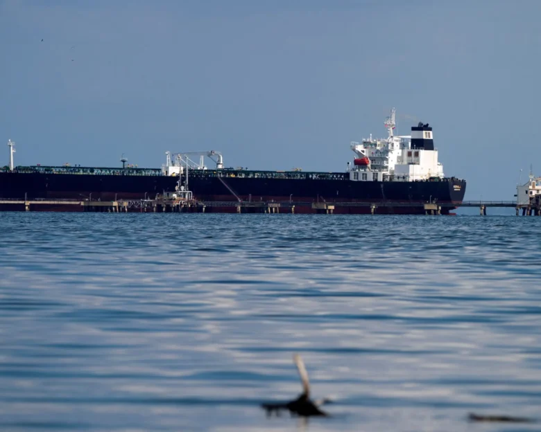 Υδρογονάνθρακες: Έπεσαν υπογραφές Chevron – Helleniq Energy για τα 4 «οικόπεδα» Κρήτης και Πελοποννήσου