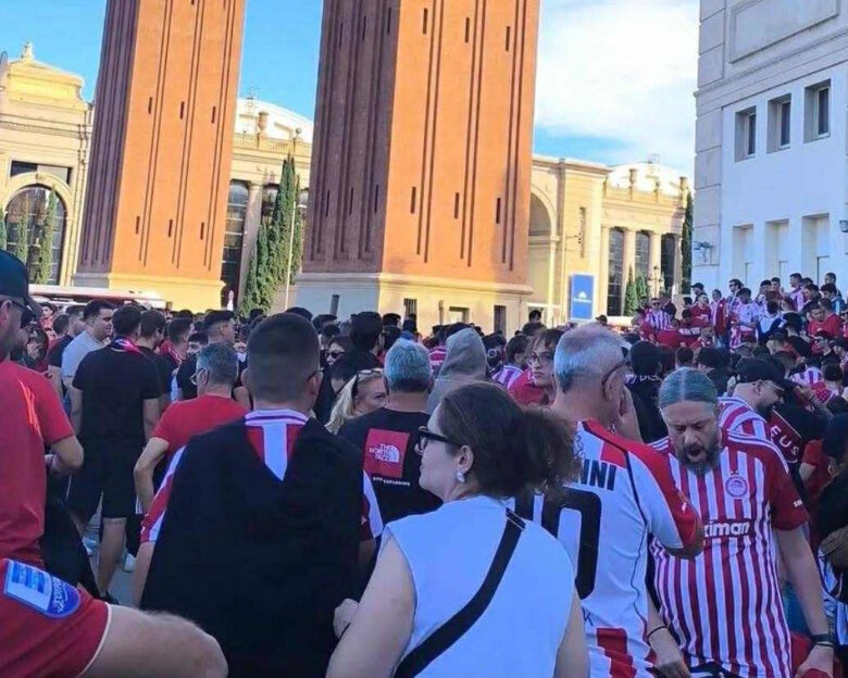 Μπαρτσελόνα – Ολυμπιακός: Βάφτηκε ερυθρόλευκη η Βαρκελώνη από τους οπαδούς των Πειραιωτών