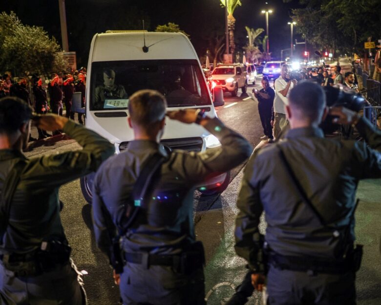 Ισραήλ: Θρίλερ με τις 24 σορούς των ομήρων – Έχουν παραδοθεί μόνο 4, οργισμένες οι οικογένειες