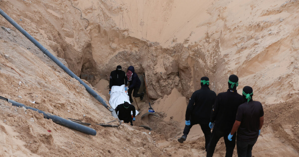 Hamas bulldozes corpses in trenches to save truce – Trump assures deal not in danger