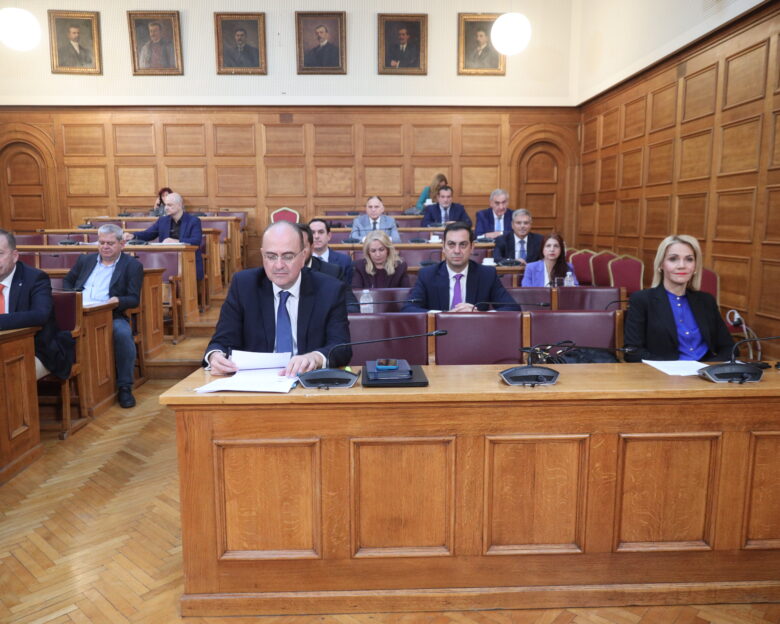 Μάχες χαρακωμάτων στην εξεταστική για ΟΠΕΚΕΠΕ: Να κληθεί ο Νίκος Μπουνάκης ζητεί η ΝΔ – Παρακρατικό μηχανισμό βλέπει το ΠΑΣΟΚ