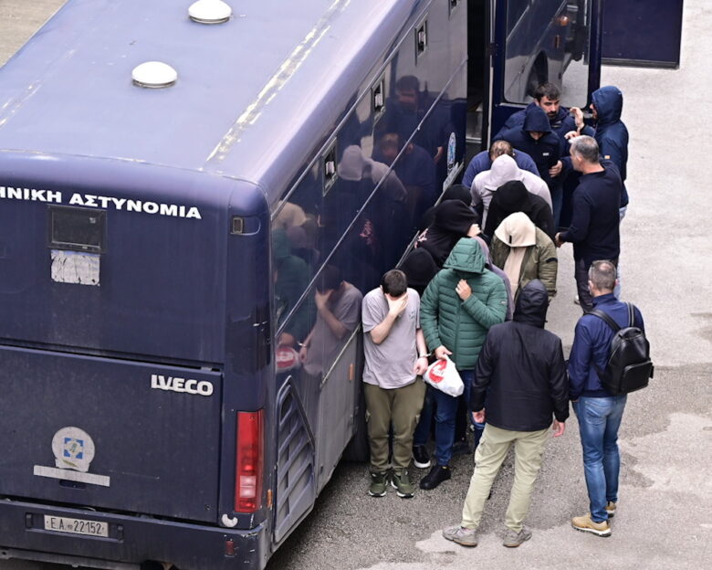 Δεύτερη προφυλάκιση για το σκάνδαλο του ΟΠΕΚΕΠΕ: Υπό κράτηση 53χρονη έμπορος – Ελεύθερες με περιοριστικούς όρους οι κόρες της
