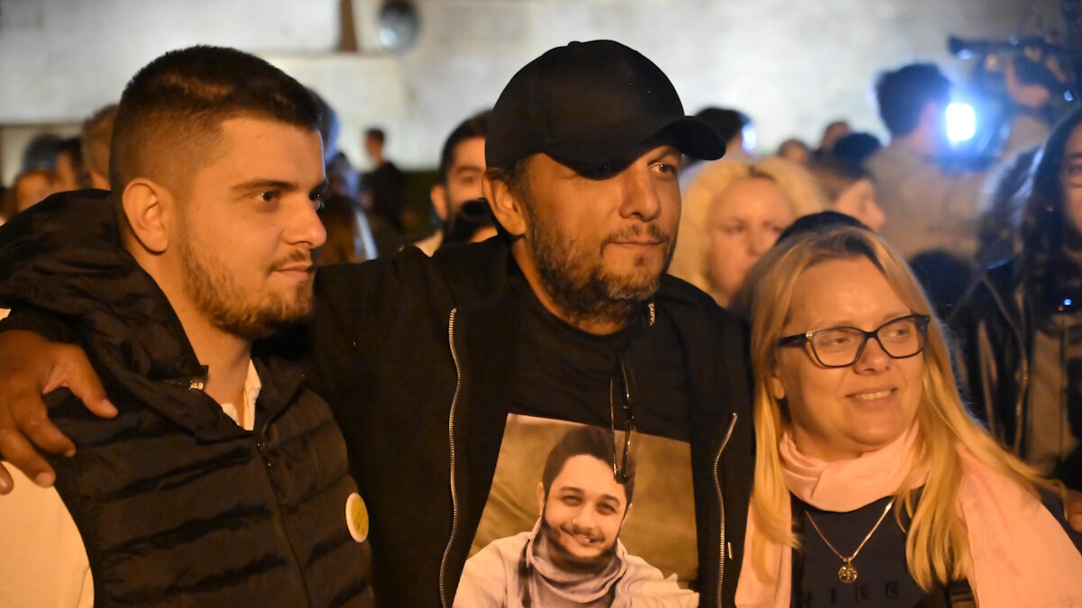 Συγκέντρωση στο Σύνταγμα για τον Πάνο Ρούτσι, μετά το τέλος της απεργίας πείνας