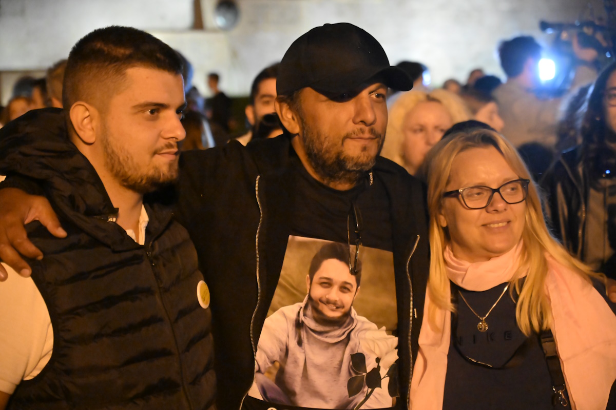 Συγκέντρωση στο Σύνταγμα για τον Πάνο Ρούτσι, μετά το τέλος της απεργίας πείνας