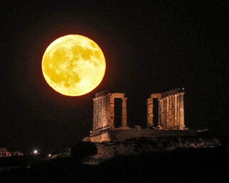 Πανσέληνος Οκτωβρίου: Απόψε θα φωτίσει ο ουρανός από την «Υπερπανσέληνο της Συγκομιδής»