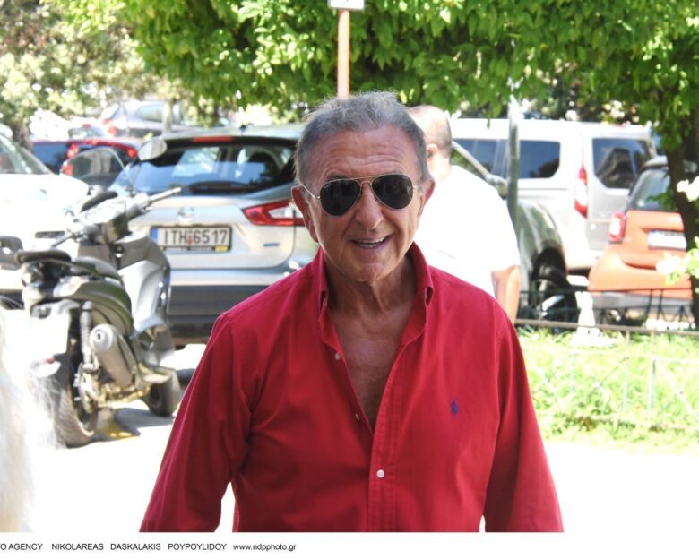 Αργύρης Παπαργυρόπουλος: Του κάνουν έξωση από το σπίτι του στη Γλυφάδα – «Δεν με αφήνουν να μπω, είναι ντροπή»