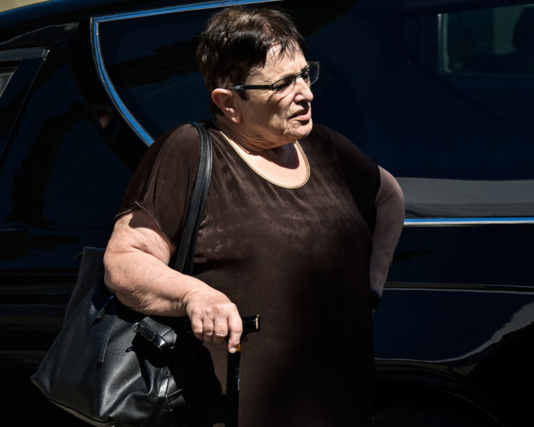 Η Αλέκα Παπαρήγα στο νοσοκομείο «Αγία Όλγα» – Οι ευχαριστίες στο προσωπικό μετά το εξιτήριο