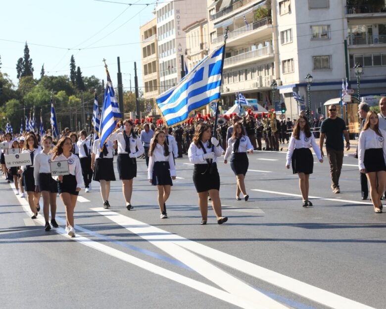 Καιρός: 24ωρη «κακοκαιρία» τη Δευτέρα με καταιγίδες – «Κλείδωσε» η πρόγνωση για την 28η Οκτωβρίου, με ήλιο οι παρελάσεις
