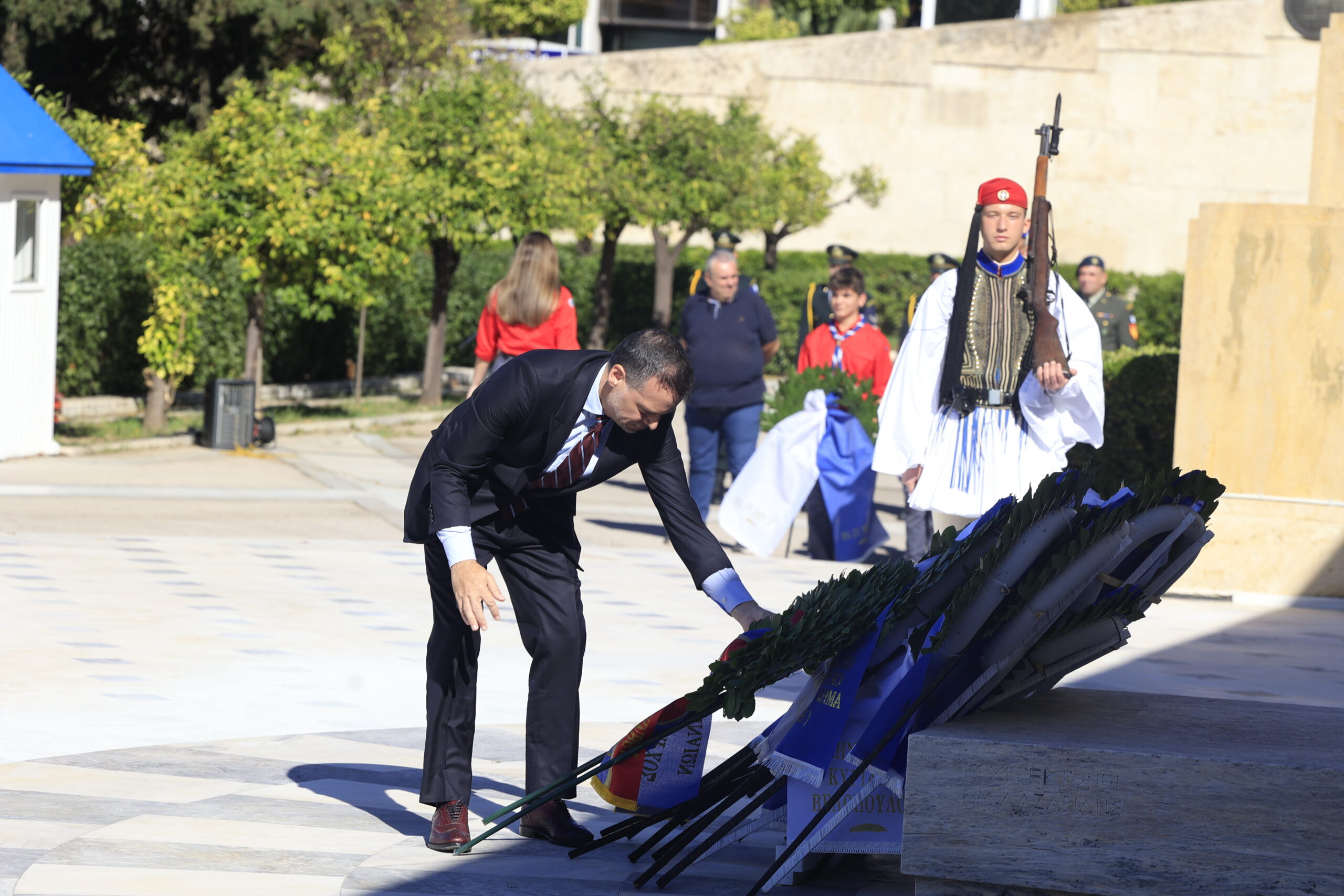 Κατάθεση στεφανιών για την εθνική επέτειο της 28ης Οκτωβρίου 1940, στο Μνημείο του Άγνωστου Στρατιώτη στην Αθήνα, Τρίτη 28 Οκτωβρίου 2025. (ΓΙΩΡΓΟΣ ΚΟΝΤΑΡΙΝΗΣ/EUROKINISSI)