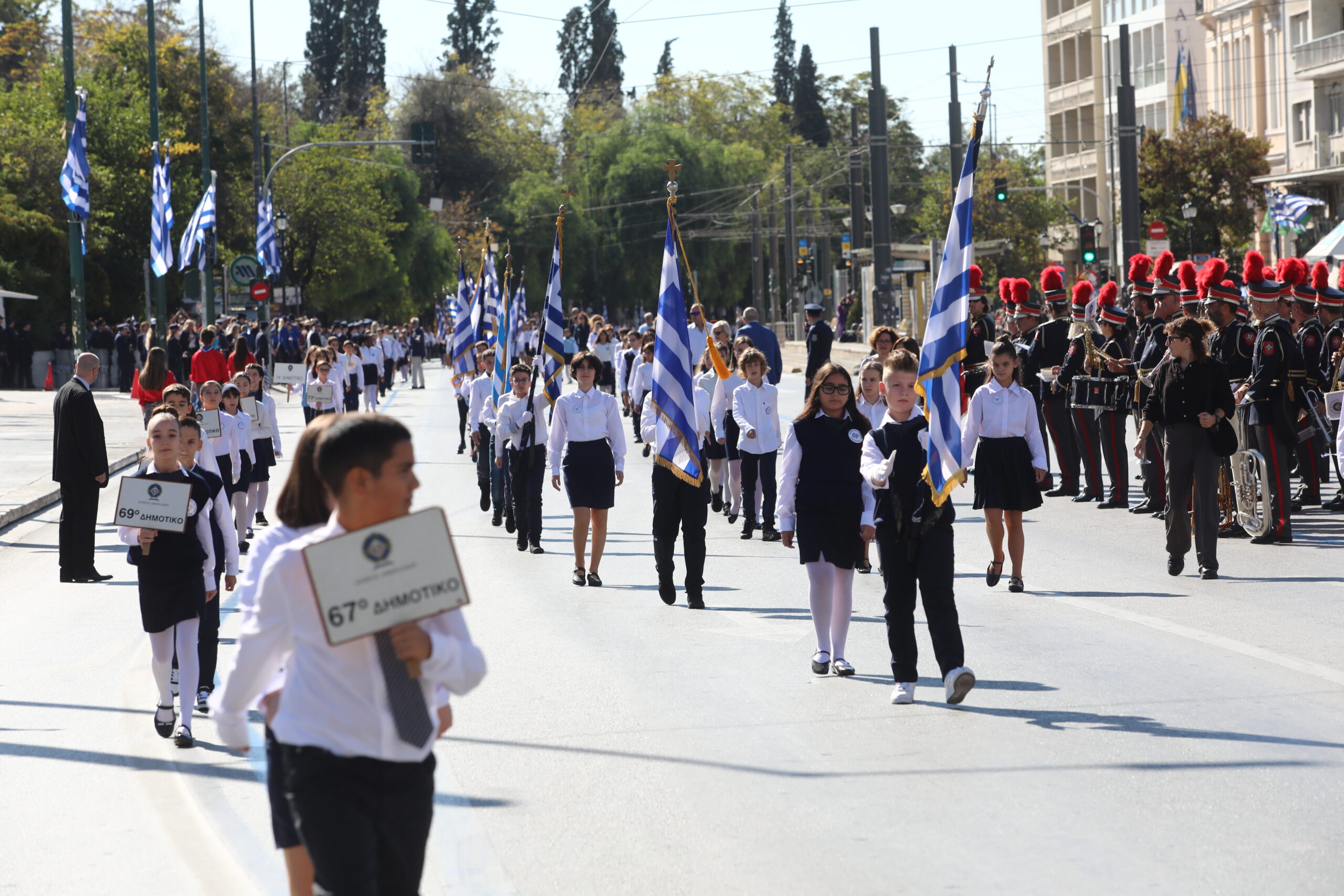 Παρέλαση μαθητών, σπουδαστών, προσκόπων και οδηγών μπροστά από το Μνημείο του Άγνωστου Στρατιώτη στην Αθήνα για την εθνική επέτειο της 28ης Οκτωβρίου, Τρίτη 28 Οκτωβρίου 2025.  (ΓΙΑΝΝΗΣ ΠΑΝΑΓΟΠΟΥΛΟΣ/EUROKINISSI)