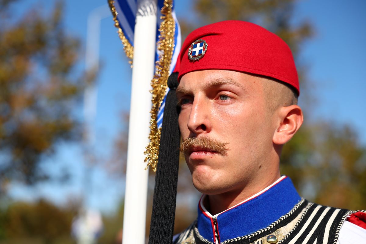Εύζωνας στην στρατιωτική παρέλαση στη Θεσσαλονίκη
