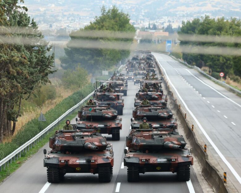 Παρέλαση 28ης Οκτωβρίου: Εντυπωσιακά πλάνα από την τελευταία πρόβα στη Θεσσαλονίκη