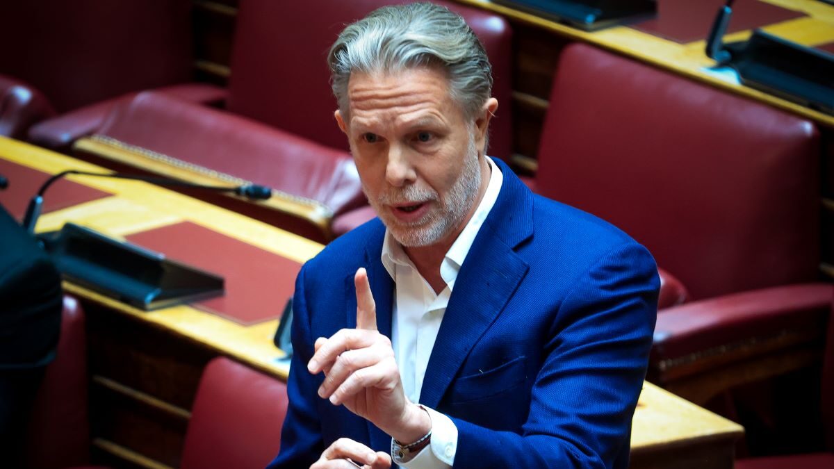 Ο Παύλος Γερουλάνος στη Βουλή