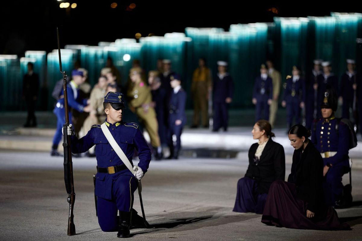 Θεατρικό δρώμενο κατά την τελετή εγκαινίων 