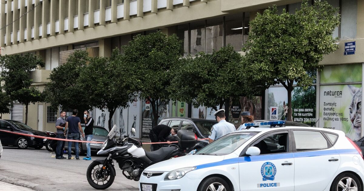 Glyfada: He continued to beat the 70-year-old while she was unconscious – The 38-year-old had escaped 18 times from a psychiatric hospital