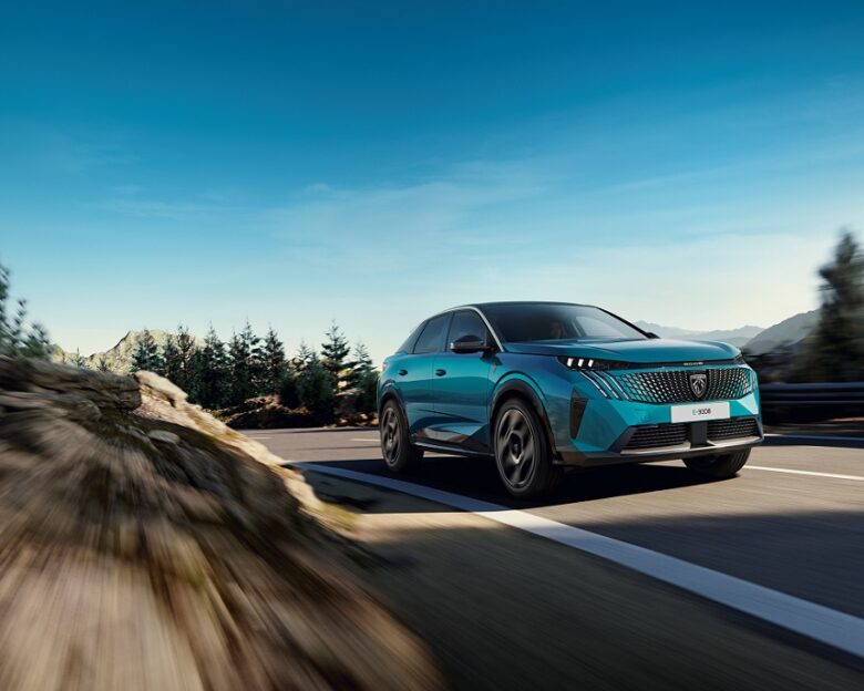 Peugeot: Διαθέσιμο με ηλεκτρικό E-3008 με τετρακίνηση και 325 ίππους