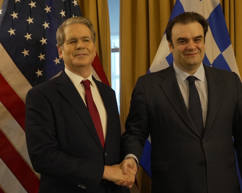 Συνάντηση Πιερρακάκη με τον ΥΠΟΙΚ των ΗΠΑ Σκοτ Μπέσεντ – Τι συζητήθηκε