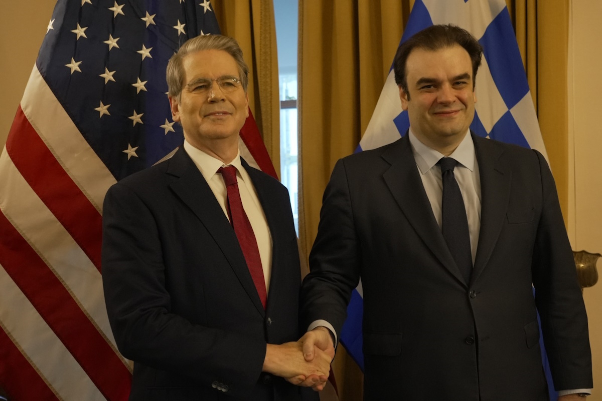 Σκοτ Μπέσεντ και Κυριάκος Πιερρακάκης
