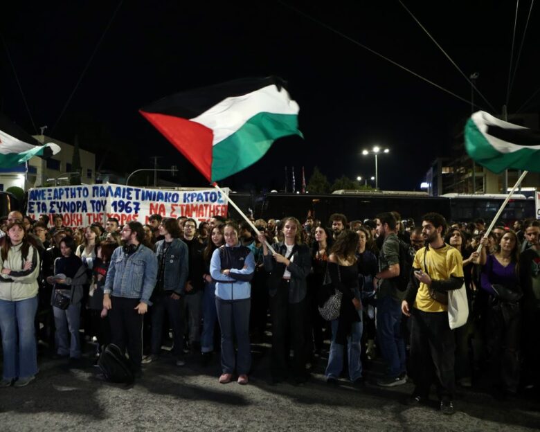 Η αστυνομία απαγόρευσε την αποψινή πορεία στο Σύνταγμα για τον ηγέτη της χαμάς