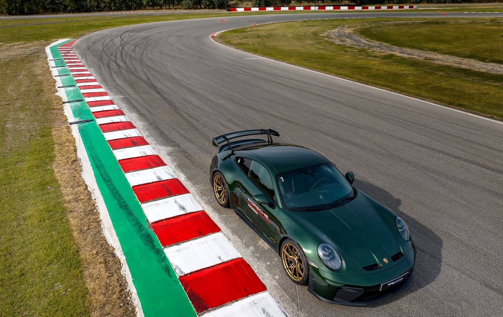 Στην πίστα των Σερρών με τη νέα Porsche 911 GT3