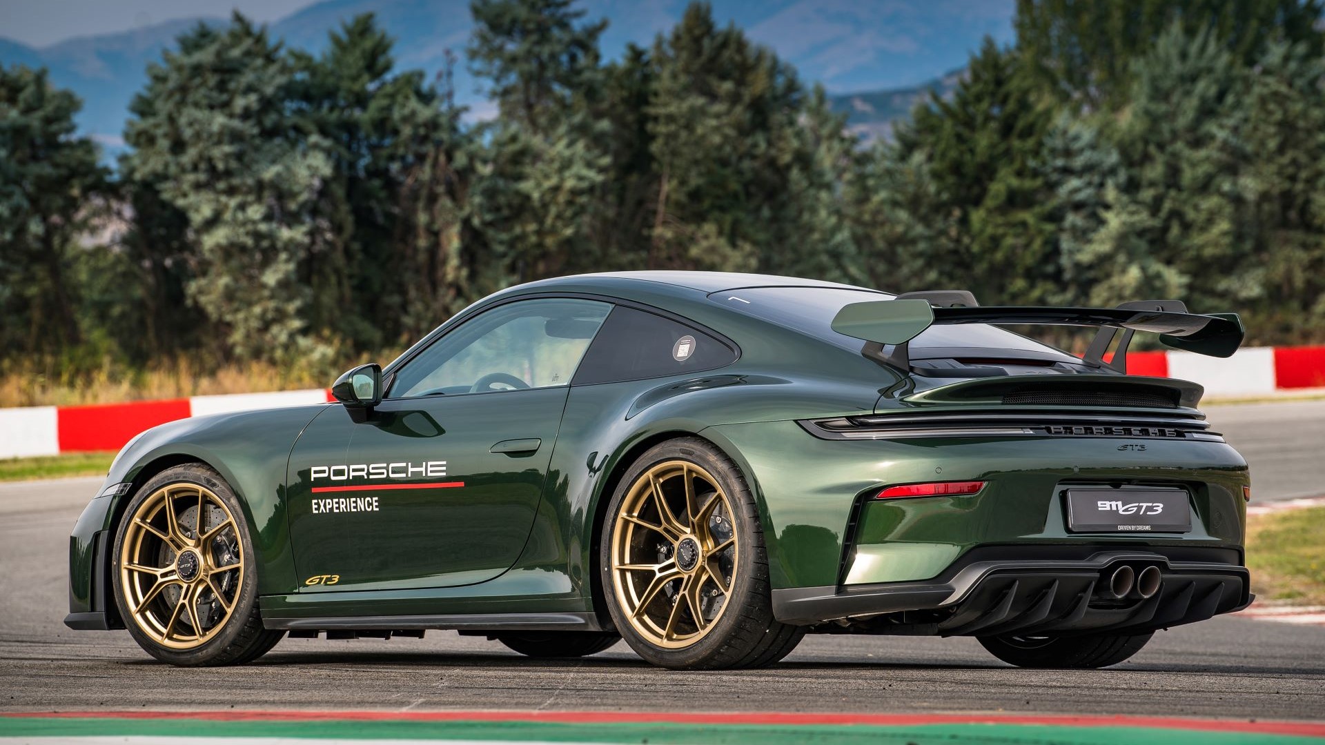 Στην πίστα των Σερρών με τη νέα Porsche 911 GT3