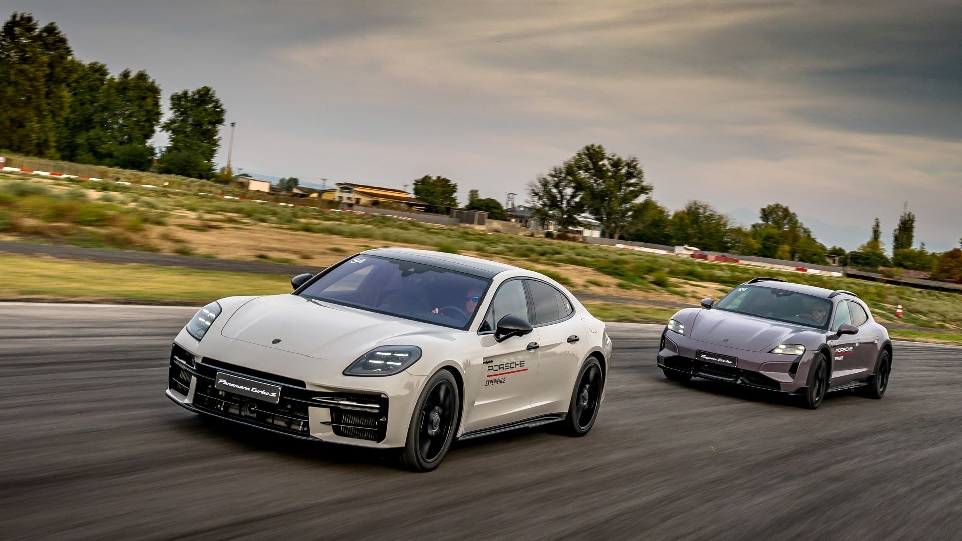 Στην πίστα των Σερρών με τη νέα Porsche 911 GT3