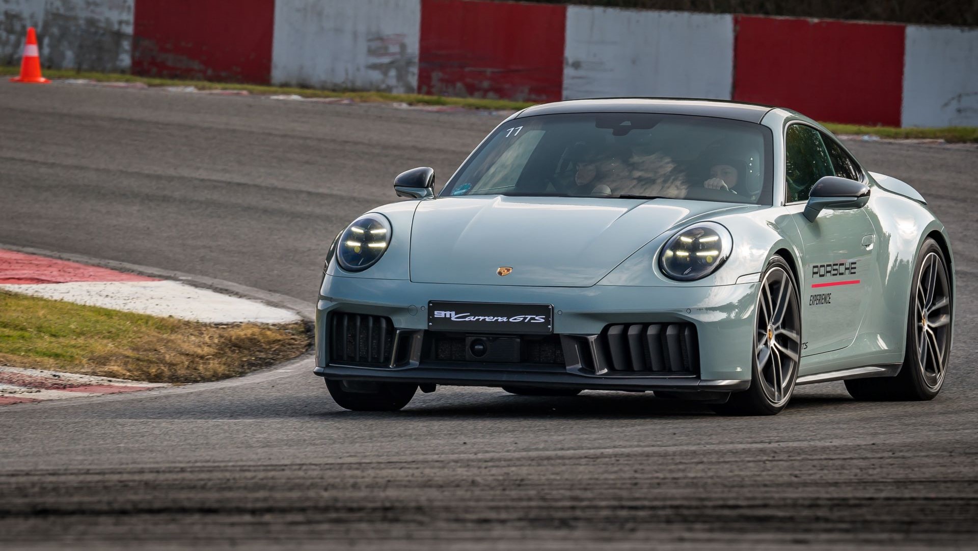 Στην πίστα των Σερρών με τη νέα Porsche 911 GT3