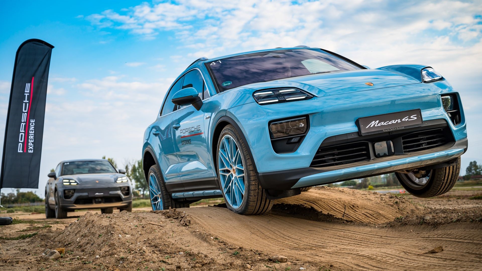 Στην πίστα των Σερρών με τη νέα Porsche 911 GT3