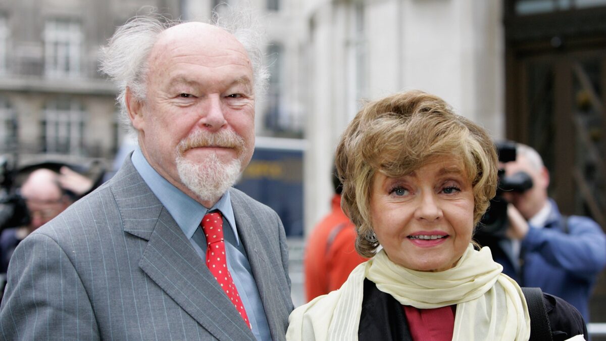 Προυνέλα Σκέιλς και Τίμοθι Γουέστ