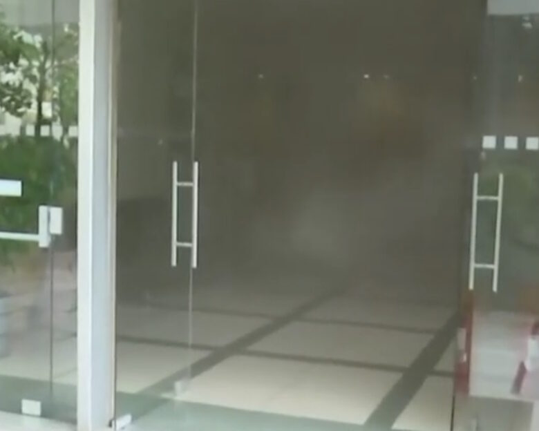 Συναγερμός στην πυροσβεστική για φωτιά στον Πύργο των Αθηνών – Εκκενώθηκαν γραφεία