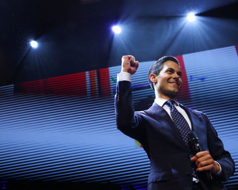 Η απίθανη πολιτική άνοδος του Ρομπ Γέτεν: Το «Ρομπότ» και σπασίκλας που μπορεί να γίνει ο πρώτος ανοιχτά γκέι πρωθυπουργός της Ολλανδίας